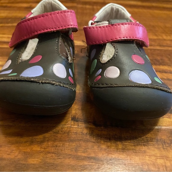 MOMObaby. Size 4.5 - Picture 1 of 6